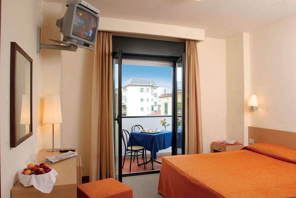 Hotel Sisto V Рим Номер фото
